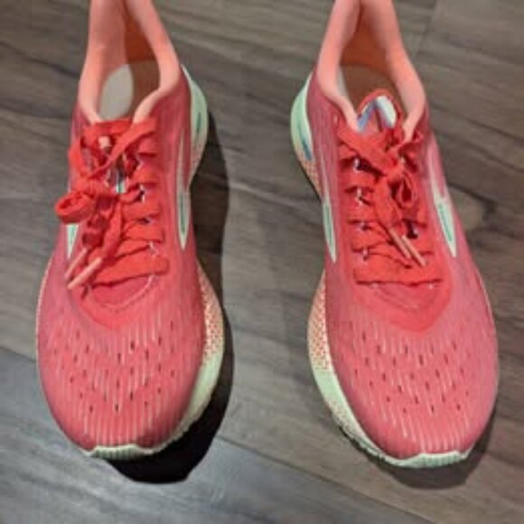 New Women's Hyperion Tempo Hot Coral/Flan/Fusion Coral Sz. 6.5 - Picture 3 of 6